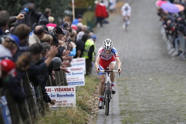 Race leader Kevin Pauwels (Sunweb-Revor) finds the smooth line on the Koppenberg asenct.