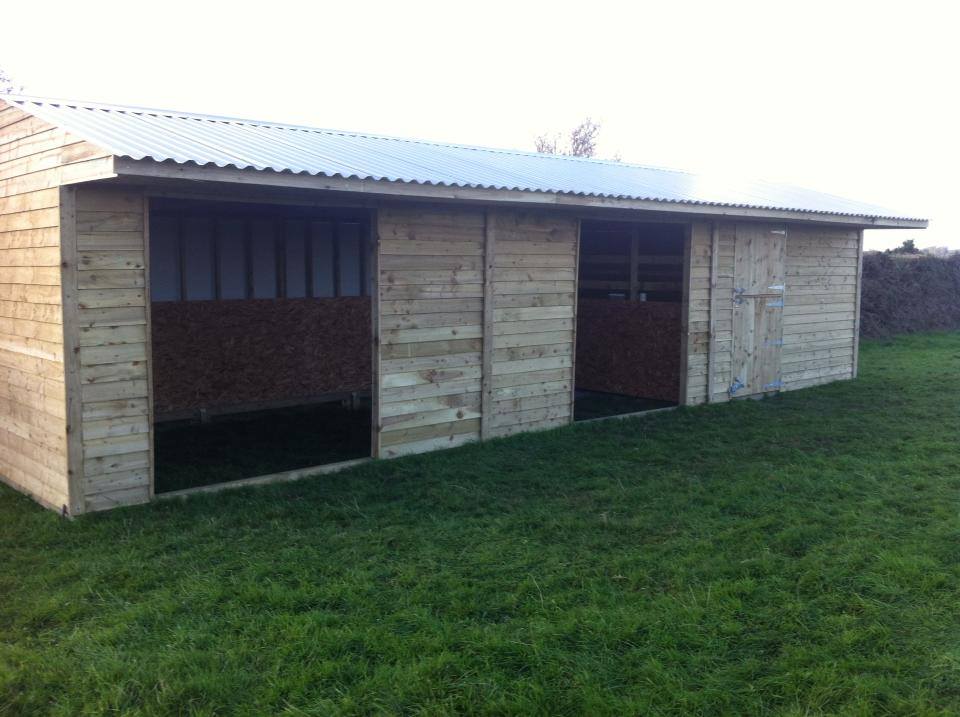 Field shelter
