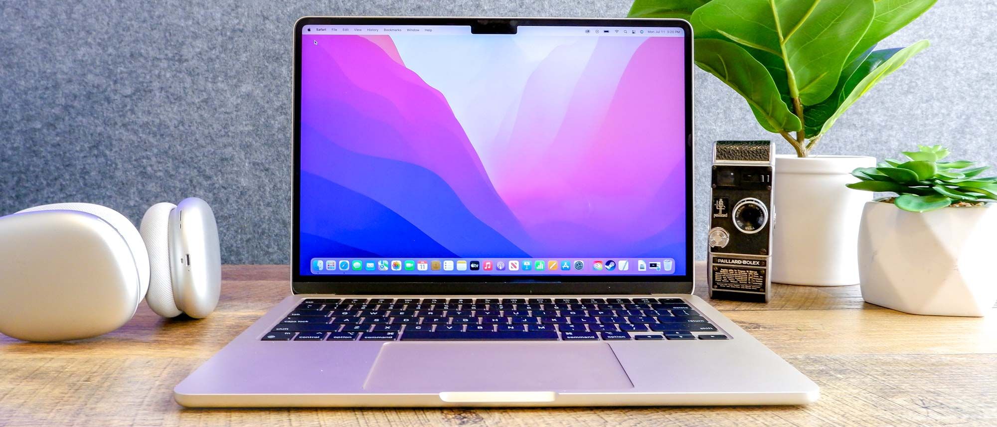 MacBook Air (M2, 2022) 美品 Apple MacBook Air (2022, M2) Review | PCMag