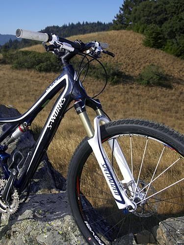 The specially-tuned E100 fork on the Era uses revised spring and damper rates for lighter-weight riders.