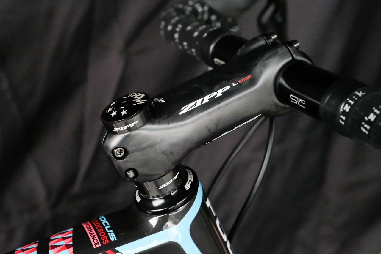 Another look at Powers' Zipp SL Speed cockpit