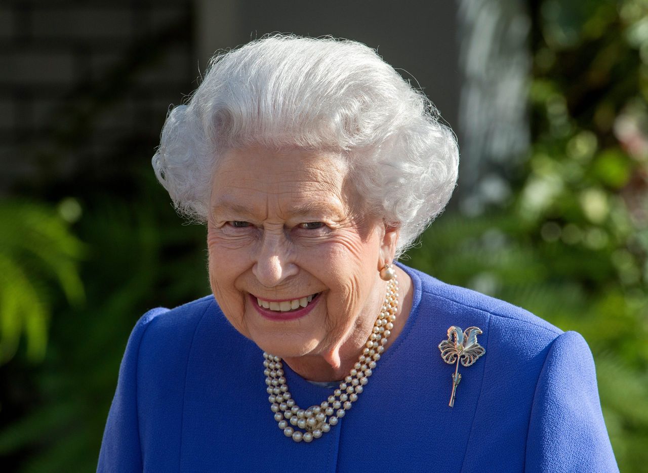 Queen Elizabeth II visits the RHS Chelsea Flower Show press day at Royal Hospital Chelsea on May 22, 2017