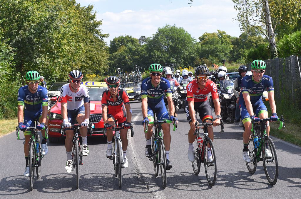 Michael Matthews and fellow Australians roll into Paris