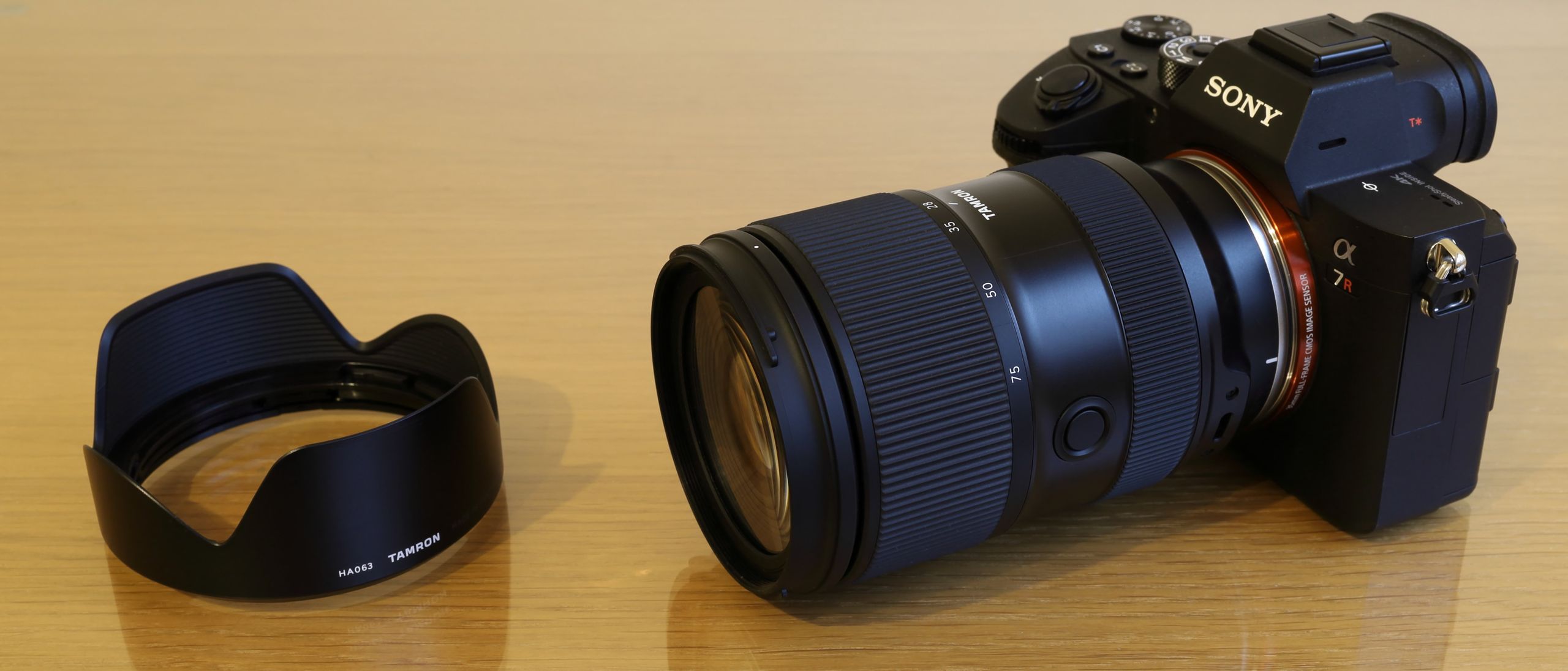 TAMRON レンズ28-75mm F/2.8 Di III RXD Tamron 28-75mm f/2.8 Di III RXD Lens for Sony E with Sling and