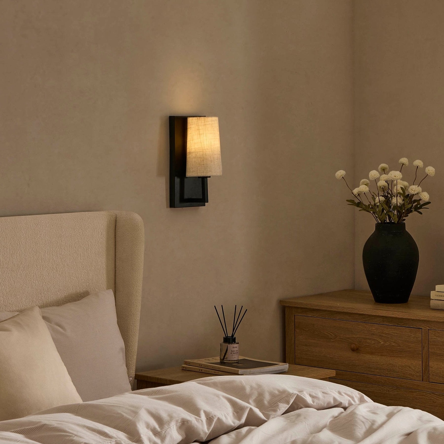Alban Led Rechargeable Wall Light - Black