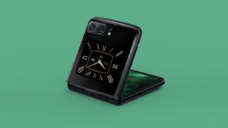 Motorola razr 2022 set as a clock