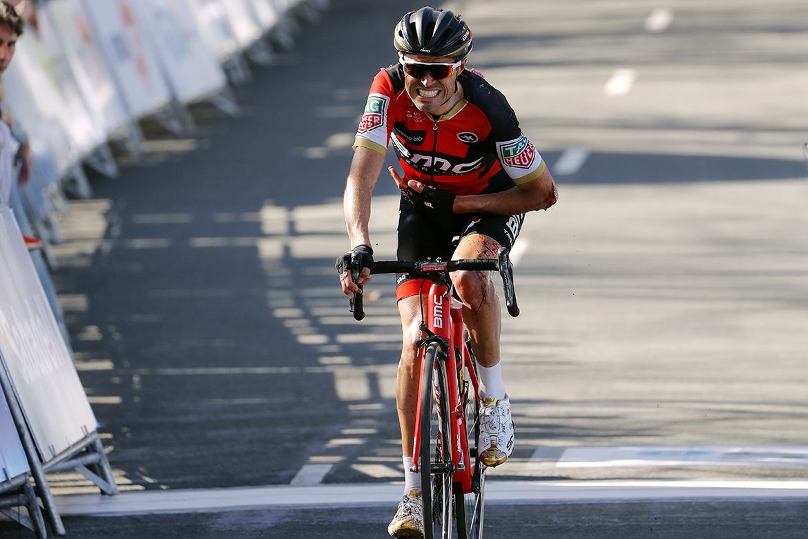 Samuel Sanchez (BMC) torn up in a crash on stage 5