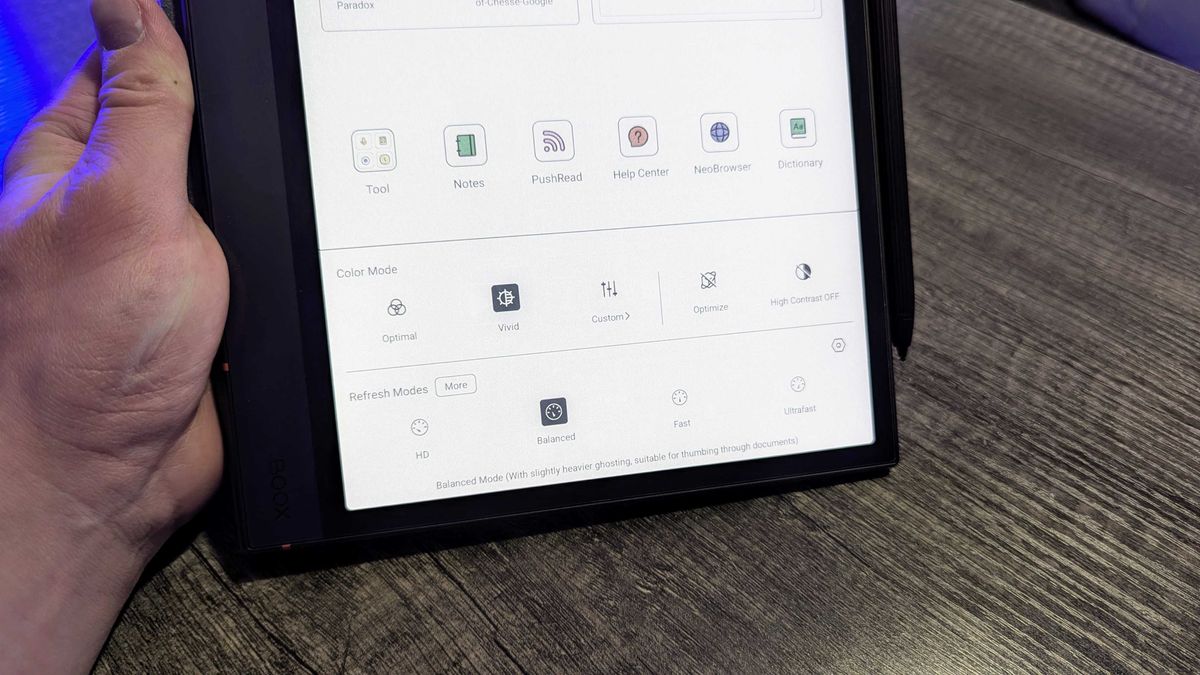Image of the BOOX Note Air4 C E-Ink tablet.