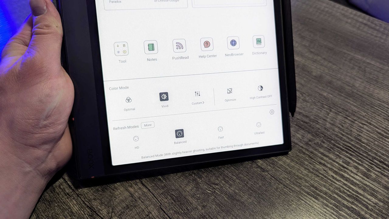 Image of the BOOX Note Air4 C E-Ink tablet.