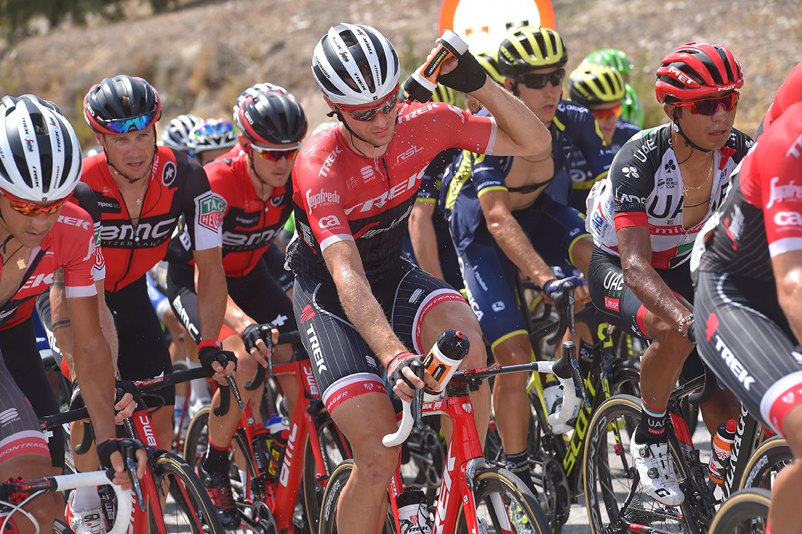 Markel Irizar cools off on stage 14 of the Vuelta a Espa&ntilde;a