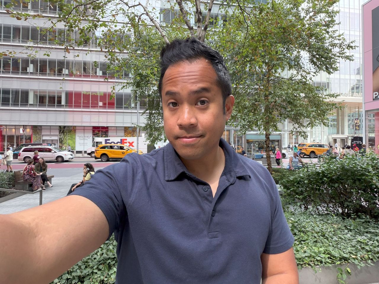 Apple iPhone 17 selfie sample.