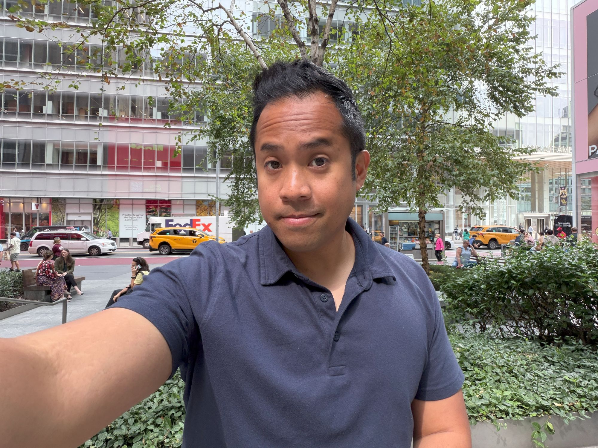 Apple iPhone 17 selfie sample.