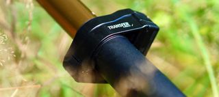 Fox Transfer Neo dropper post first ride review &ndash; untethered, ultra-fast, and an unbelievably high price tag!