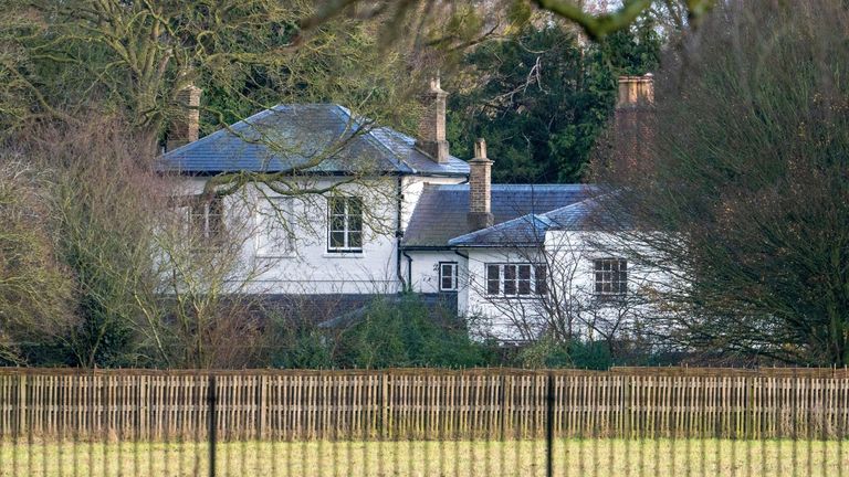 Harry and Meghan requested Windsor suite, royal author reveals | Homes ...