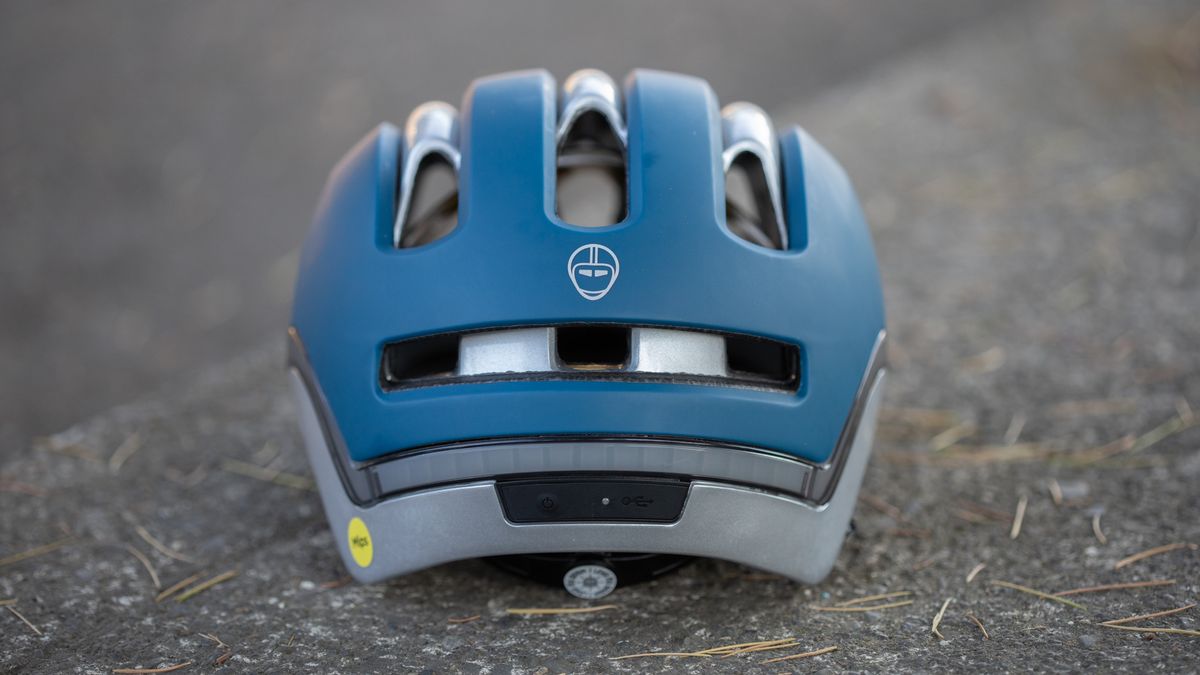 Nutcase Vio rear view