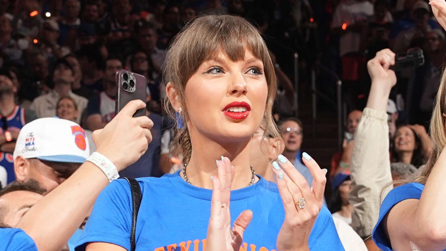 Photo of Taylor Swift at the New York Knicks game 