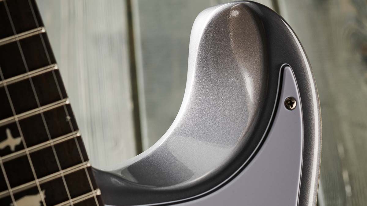 PRS USA Silver Sky vs SE Silver Sky