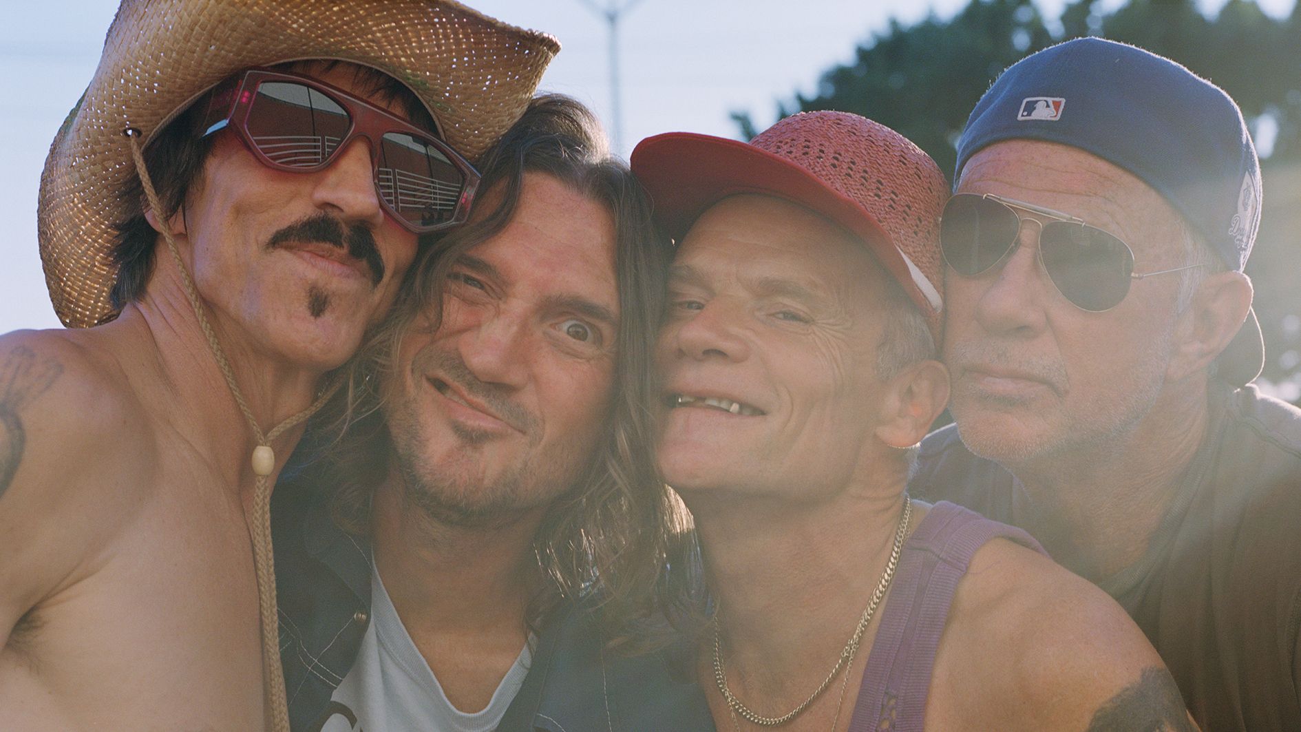 Red hot Chili Peppers 2022. Red hot Chili Peppers Unlimited Love 2022. Red hot Chili Peppers 2021. Ред хот Чили Пепперс сейчас.