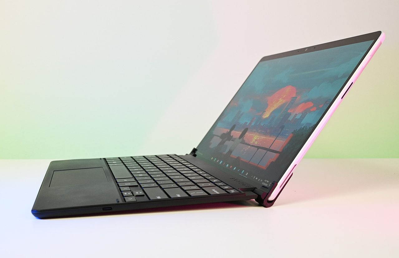Brydge Surface Pro X
