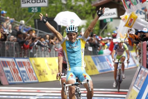 Paolo Tiralongo (Astana) wins in Marcugnaga.