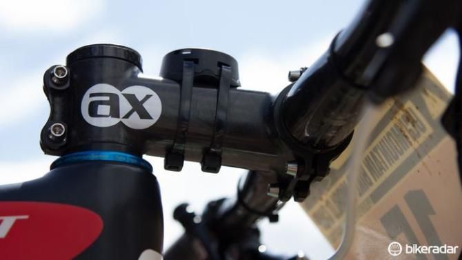 Likewise, this AX Lightness Rigid stem and Hera handlebar combo weigh approximately 175g together