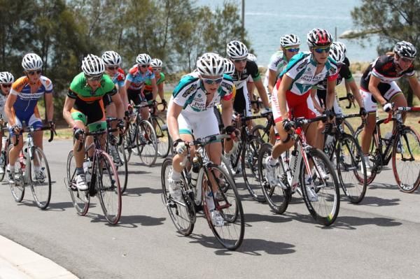 The heat and the pace made things uncomfortable for the bunch