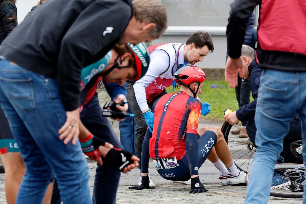 Ben Turner (Ineos Grenadiers) is among the riders who had to abandon the 2023 Tour of Flanders injured