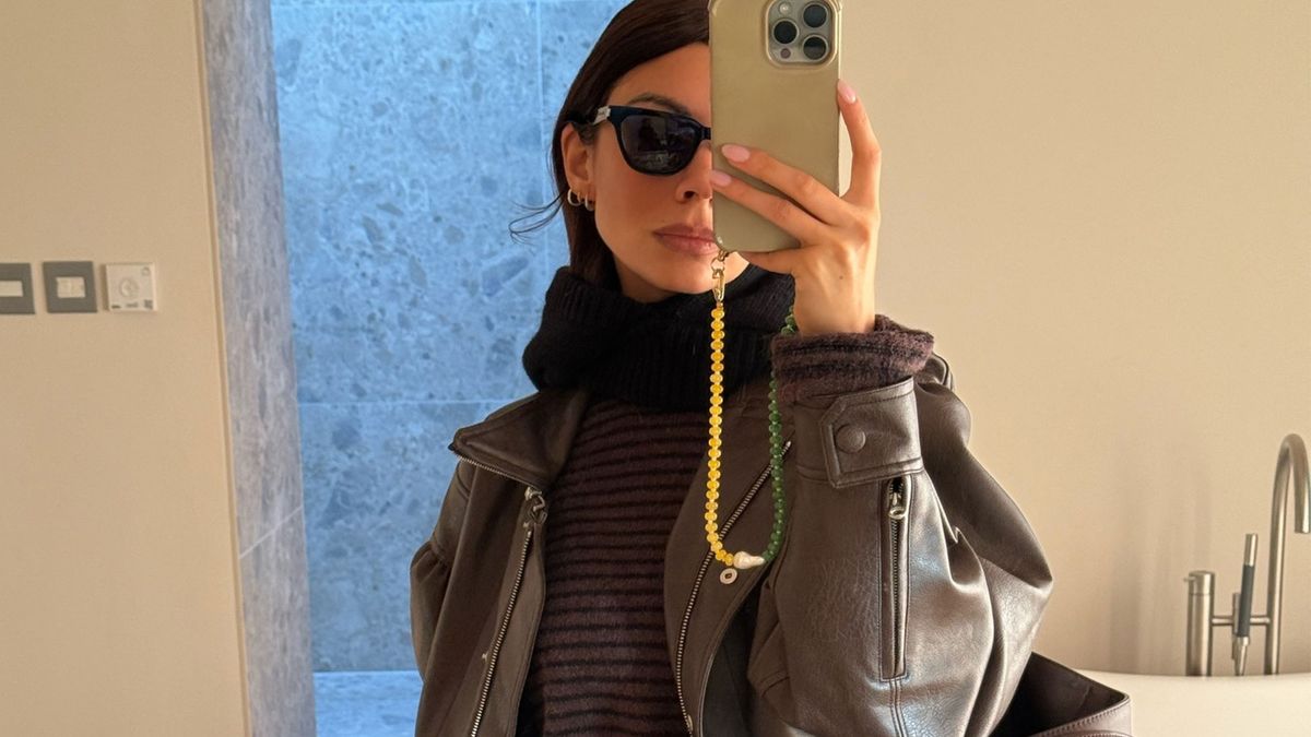 Fashionable Friends, Listen—Shopbop's Surprise Sale Has the Items You Want for Your 2026 Capsule Wardrobe