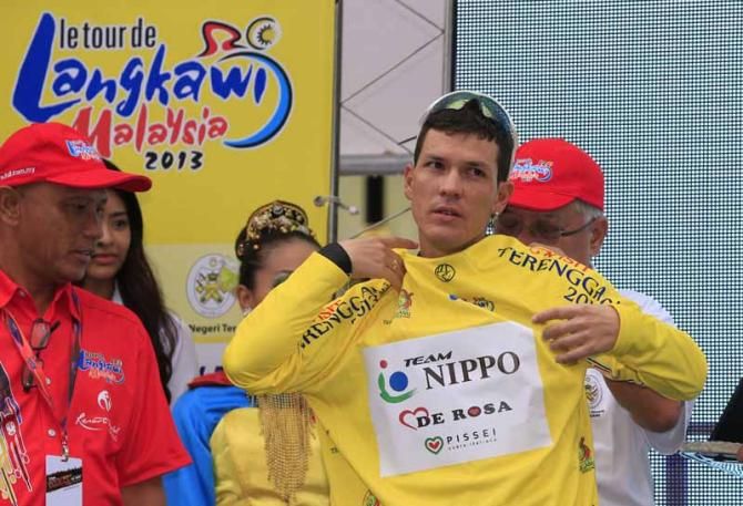 Julian Moreno Arredondo (Nippo - De Rosa) pulls on yellow for the second straight day