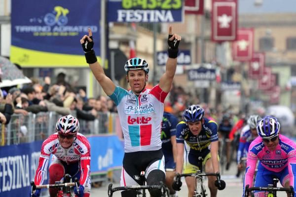 Philippe Gilbert (Omega Pharma-Lotto) wins the stage
