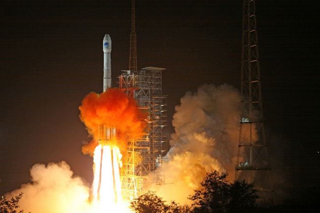 A Chinese LM-3C rocket carrying a Beidou navigation satellite lifts off from Xichang Satellite Launch Center on November 1, 2010.