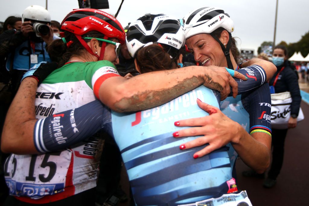 ROUBAIX FRANCE OCTOBER 02 Elisabeth DeignanArmitstead of United Kingdom celebrates winning with her teammates Elisa Longo Borghini of Italy and Audrey CordonRagot of France and Team Trek Segafredo during the 1st ParisRoubaix 2021 Womens Elite a 1164km race from Denain to Roubaix ParisRoubaixFemmes ParisRoubaix on October 02 2021 in Roubaix France Photo by Etienne Garnier PoolGetty Images