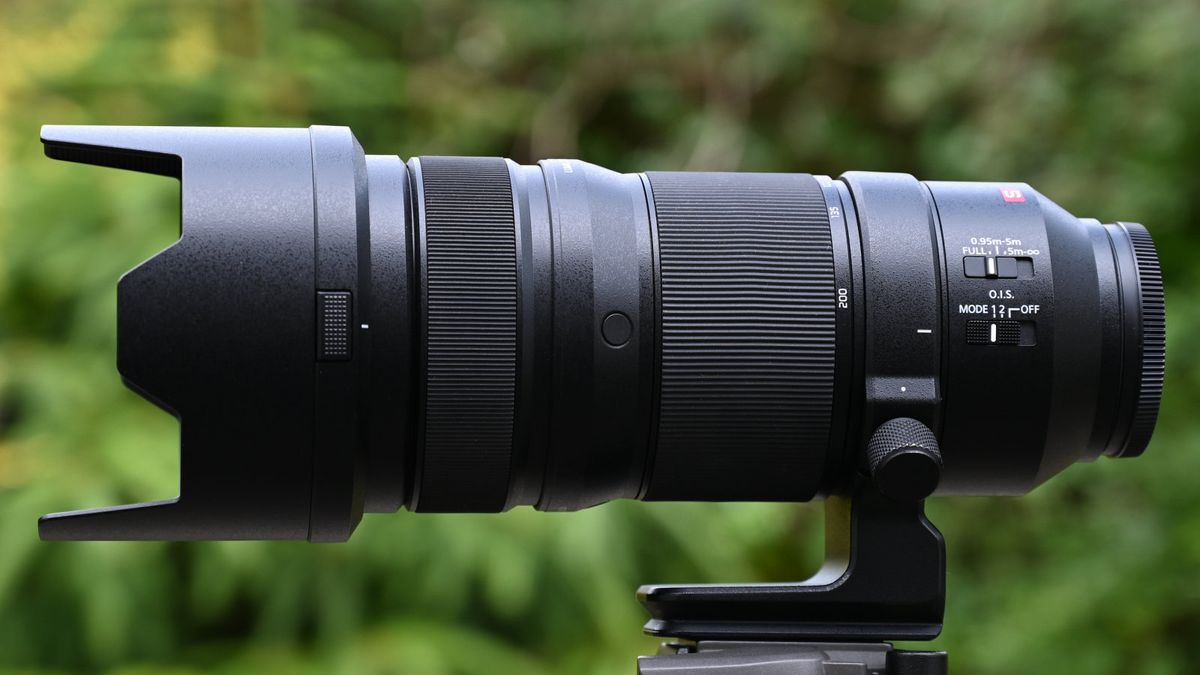 Panasonic Lumix S Pro 70 0mm F 2 8 Ois Review Digital Camera World