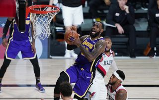 LeBron James Lakers vs Trailblazers