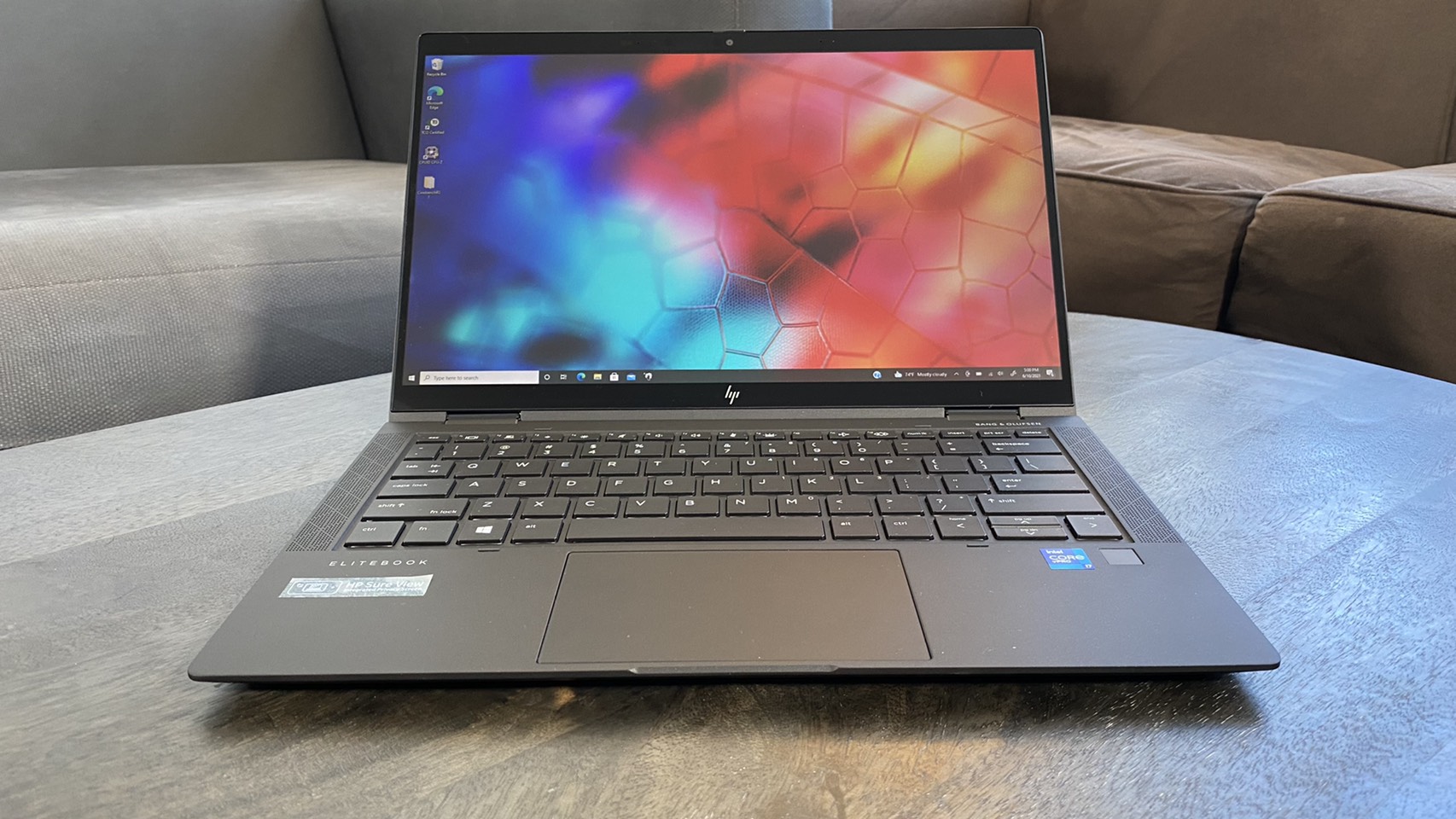 Hp Elite Dragonfly Max Review A Pricey 5g Follow Up Tom S Hardware