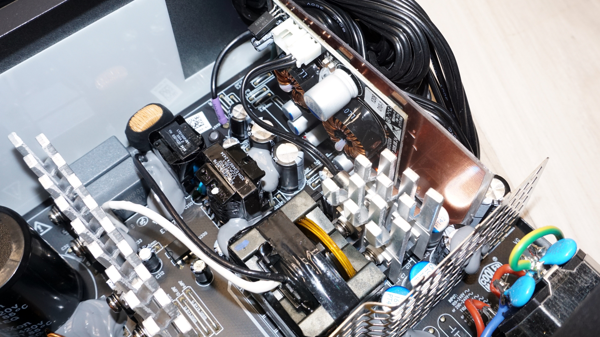 Cooler Master MWE Bronze V2 230V 650W