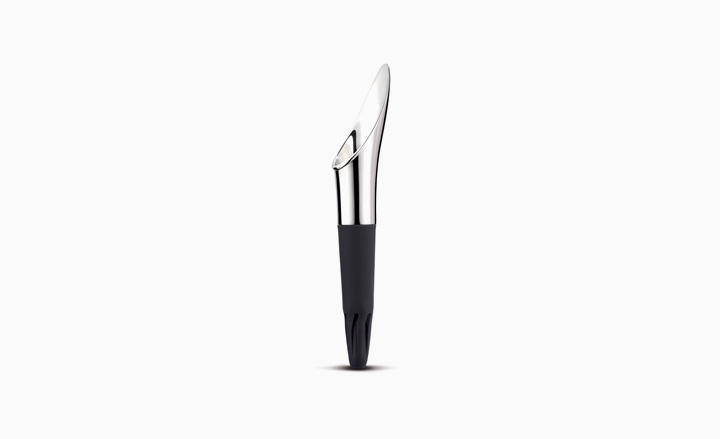 The wine pourer