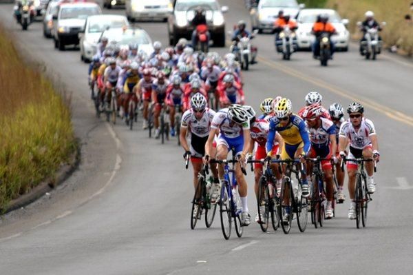 Vicent Veilleuz was soon joined by a posse of other riders.