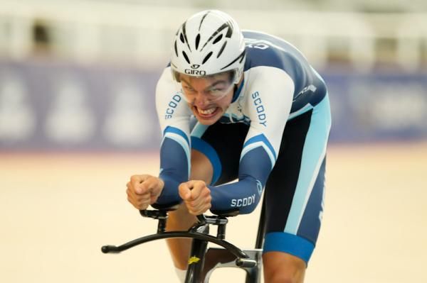 Scott Law putting in a massive effort in the 1000m time rial.