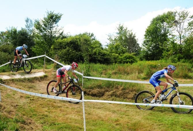 Catharine Pendrel (Luna Pro Team) did much of the work at the front of the race