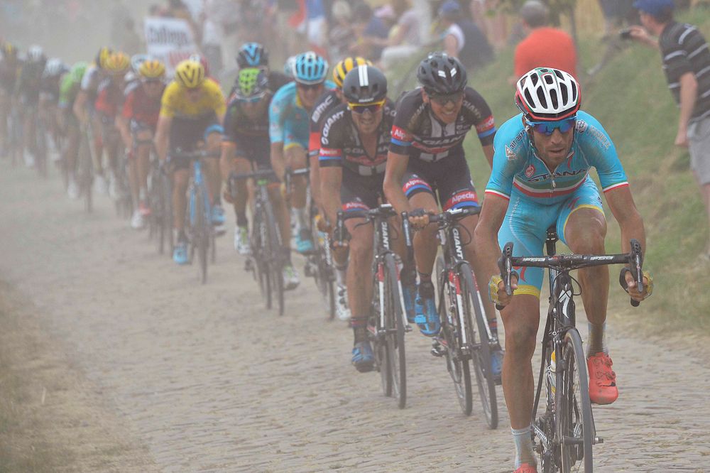 Vincenzo Nibali at the head of affairs.
