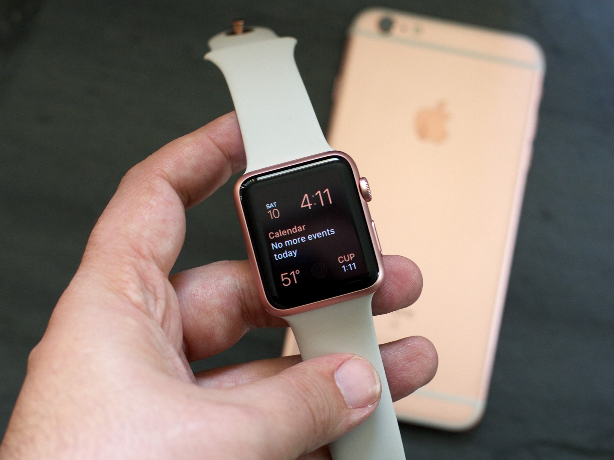 Часы apple розовые. Эпл вотч 6. Apple watch se 40mm. Часы Apple watch se 40mm. Айфон Эппл вотч 8.