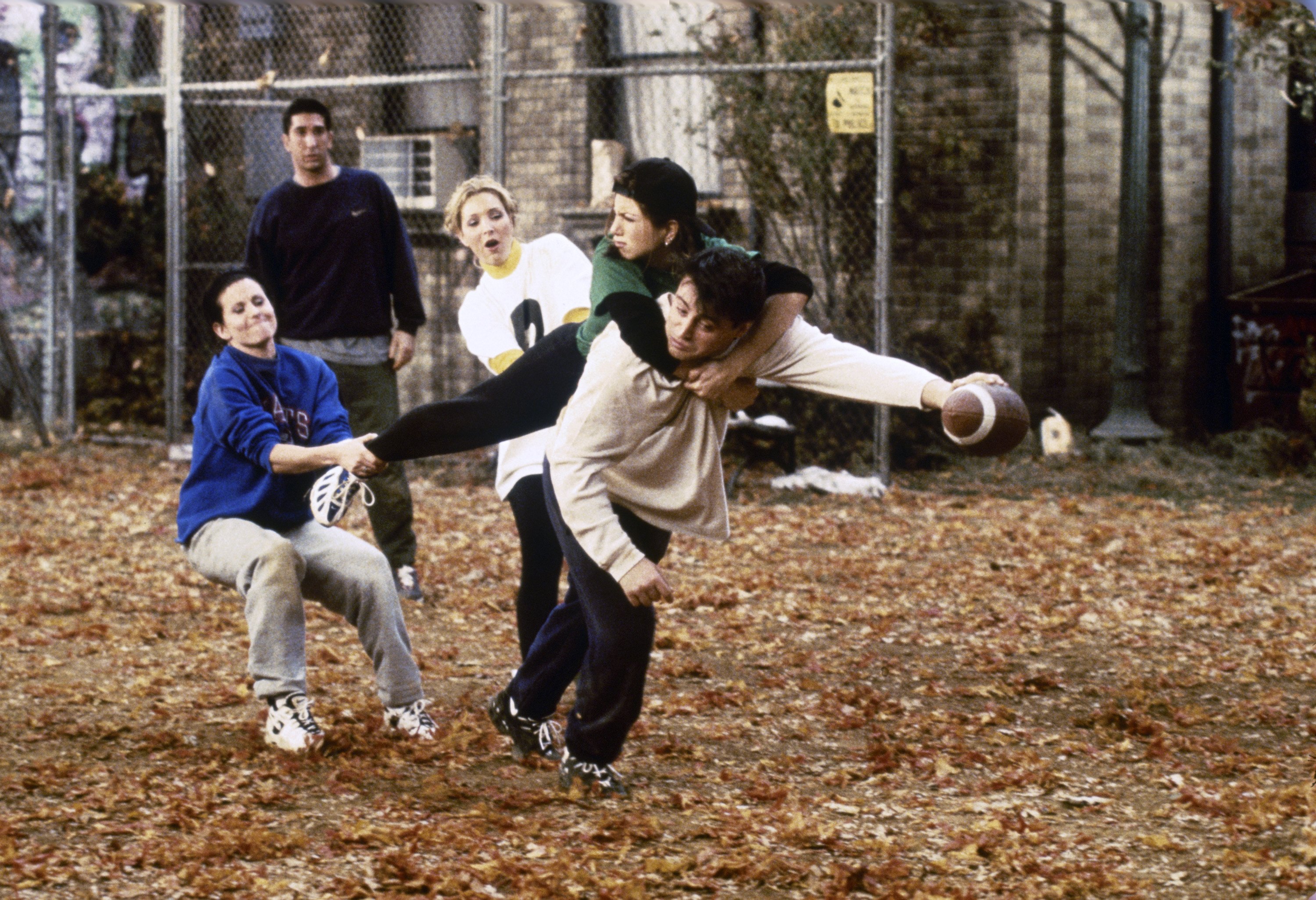 "The One with the Football" Episode 6: Courteney Cox Arquette, David Schwimmer as Ross Geller, Lisa Kudrow as Phoebe Buffay, Jennifer Aniston as Rachel Green, Matt LeBlanc as Joey Tribbiani