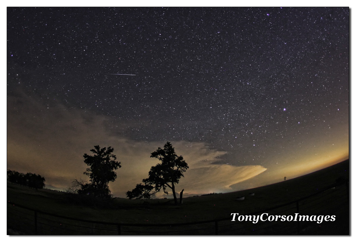 Lyrid Meteor Over Texas, April 2014