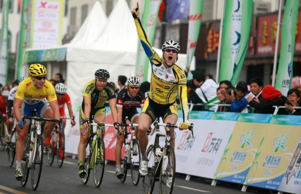 Alois Kankovsky (ASC Dukla Praha) celebrates his stage victory.
