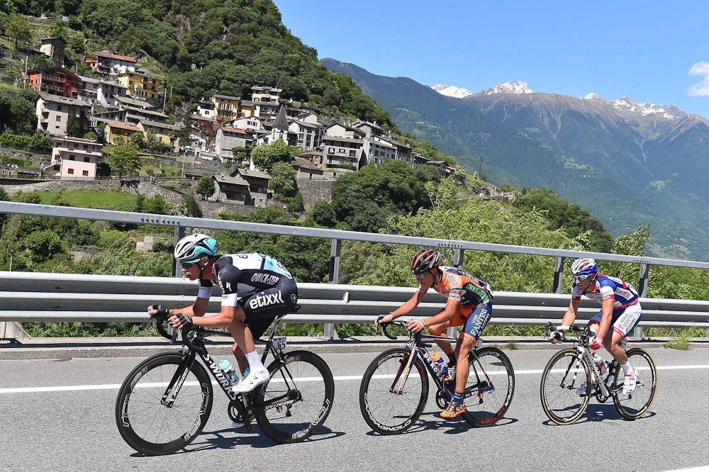 Iljo Keisse (Etixx-QuickStep), Marco Bandiera (Androni Giocattoli) and Giacomo Berlato (Nippo-Vini Fantini) form the day's early breakaway.