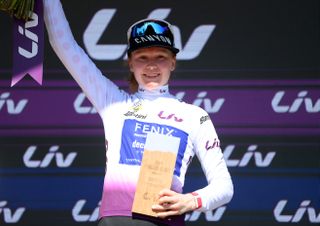 Puck Pieterse keeps white after stage five of the Tour de France Femmes 2024