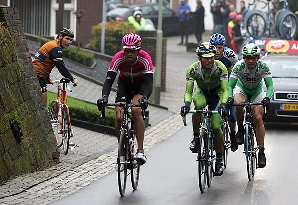 In Sibbe there was a faithful copy of Eddy Merckx, waiting for the race to pass