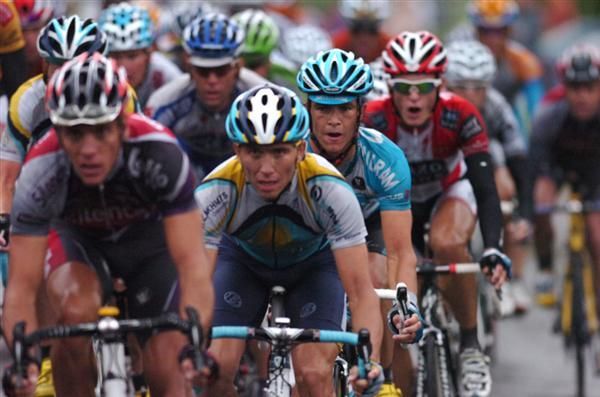 Linus Gerdemann (Milram) and Matti Breschel (Saxo Bank) follow the path set by Philippe Gilbert (Silence-Lotto)
