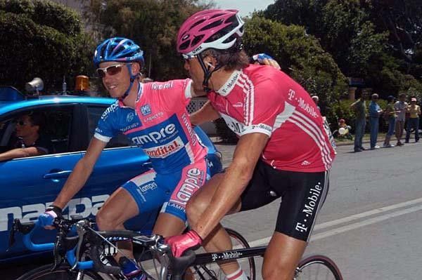 Cunego and Ullrich share a moment